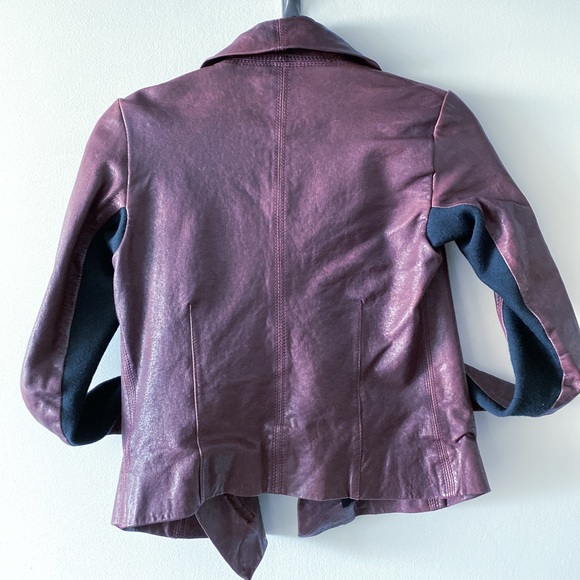 Stunning burgundy leather jacket made by June. Collar zips all the way up! - Picture 3 of 6